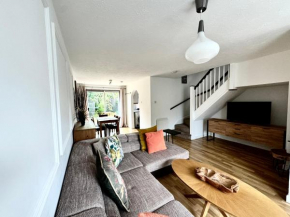 3 Bed House with parking and garden near Tower Bridge
